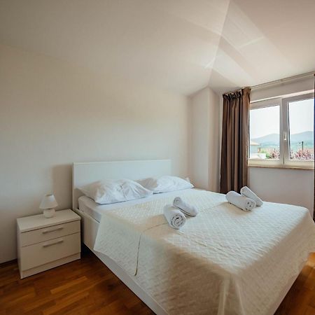 Villa Latica Donji Prolozac ภายนอก รูปภาพ