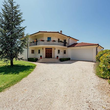 Villa Latica Donji Prolozac ภายนอก รูปภาพ