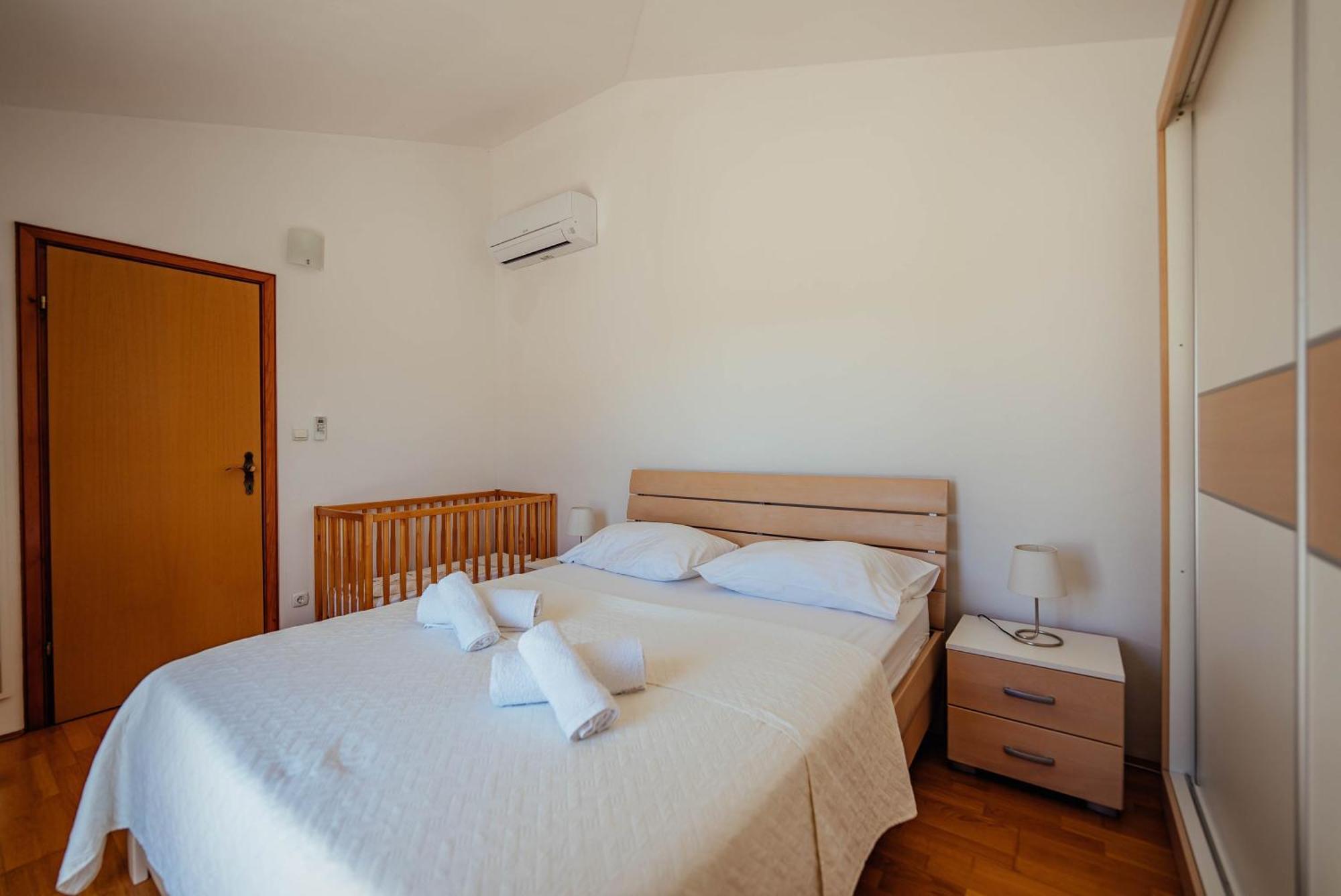 Villa Latica Donji Prolozac ภายนอก รูปภาพ