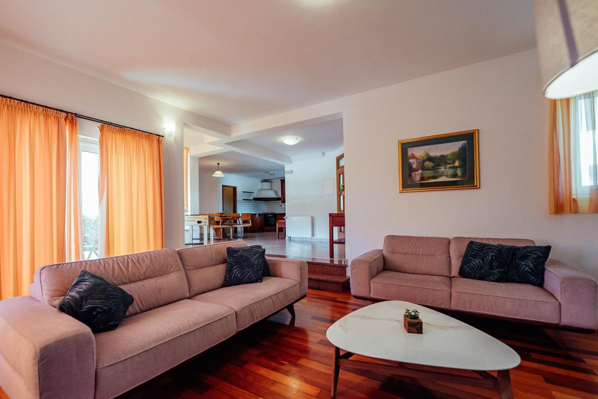 Villa Latica Donji Prolozac ภายนอก รูปภาพ