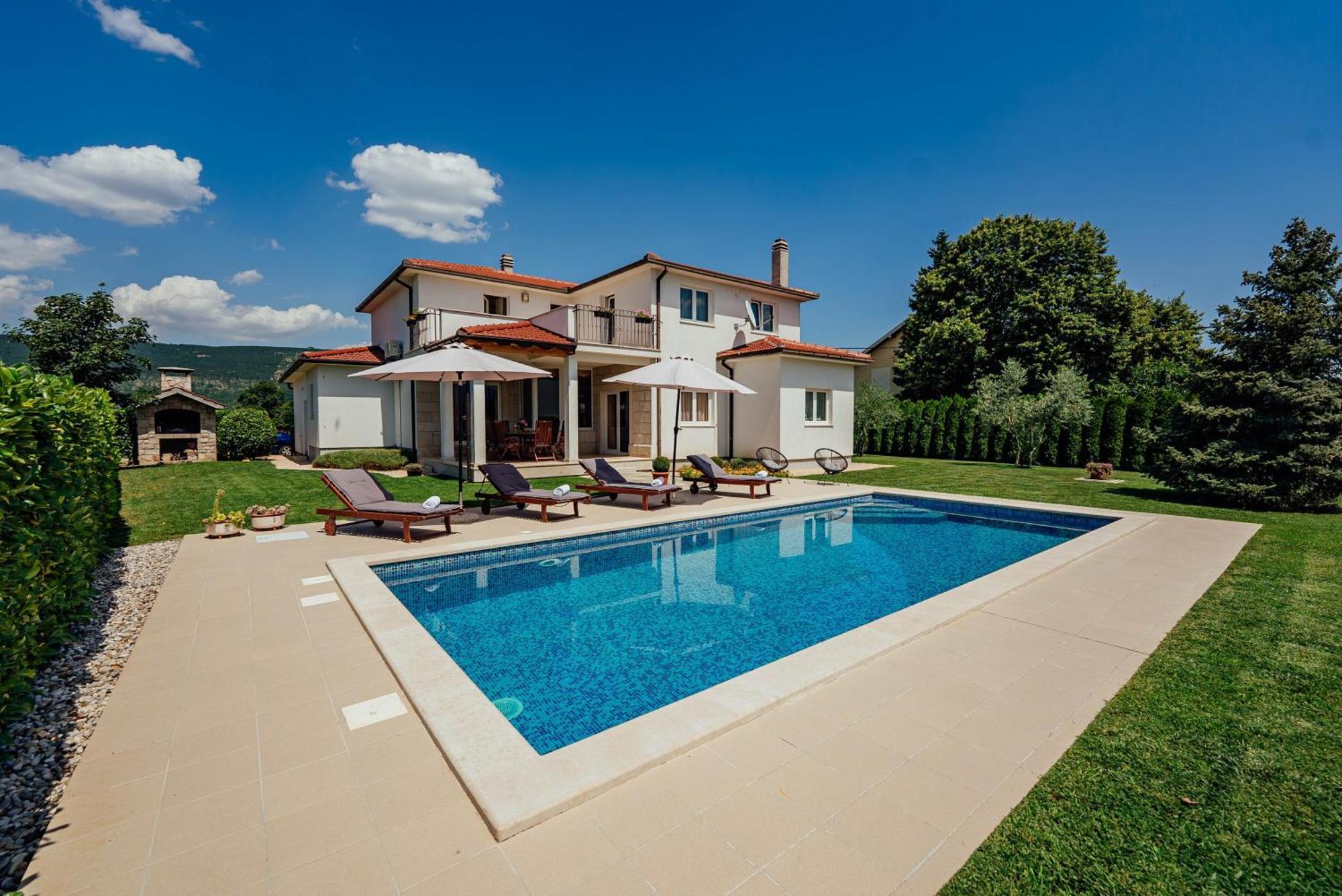 Villa Latica Donji Prolozac ภายนอก รูปภาพ