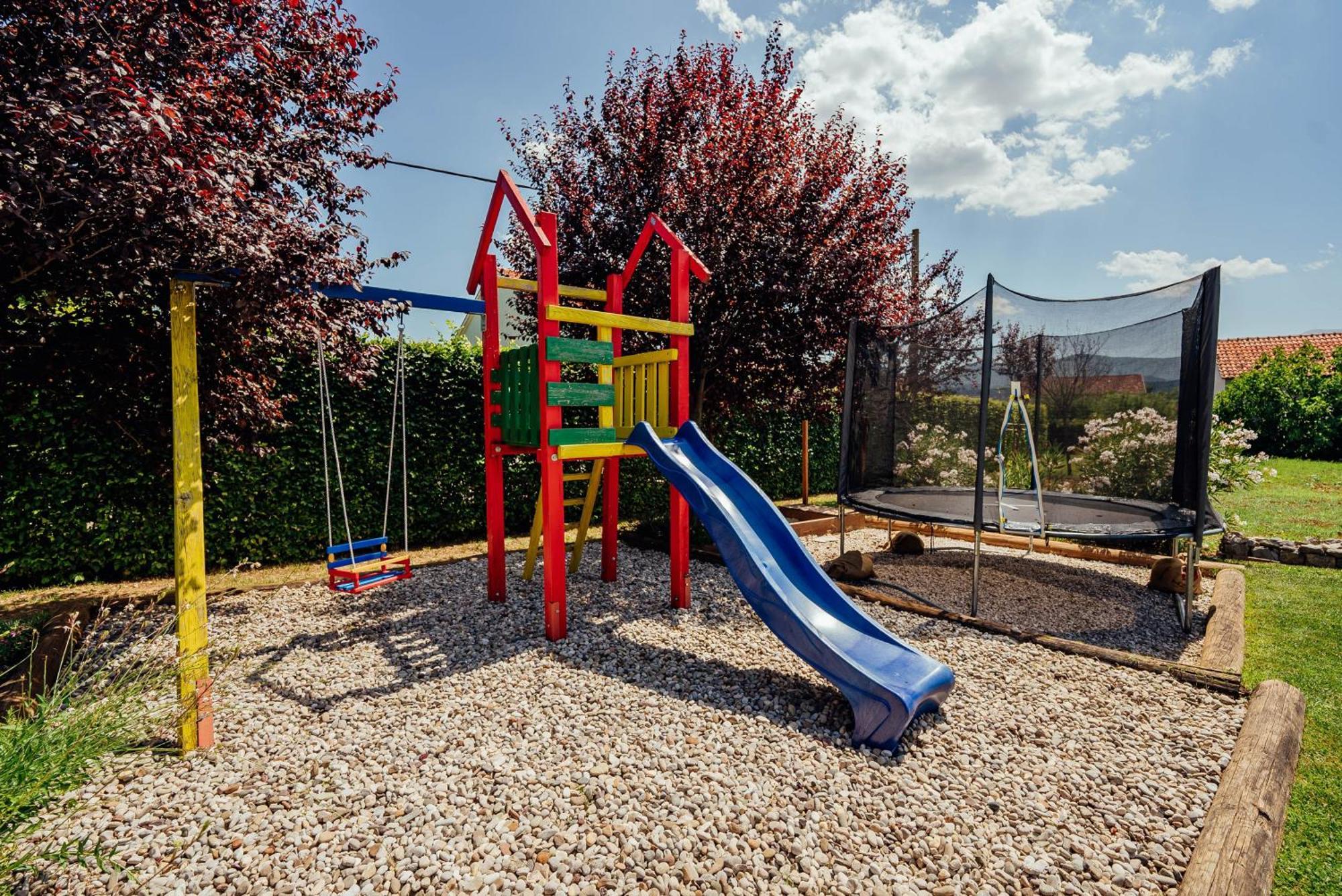 Villa Latica Donji Prolozac ภายนอก รูปภาพ