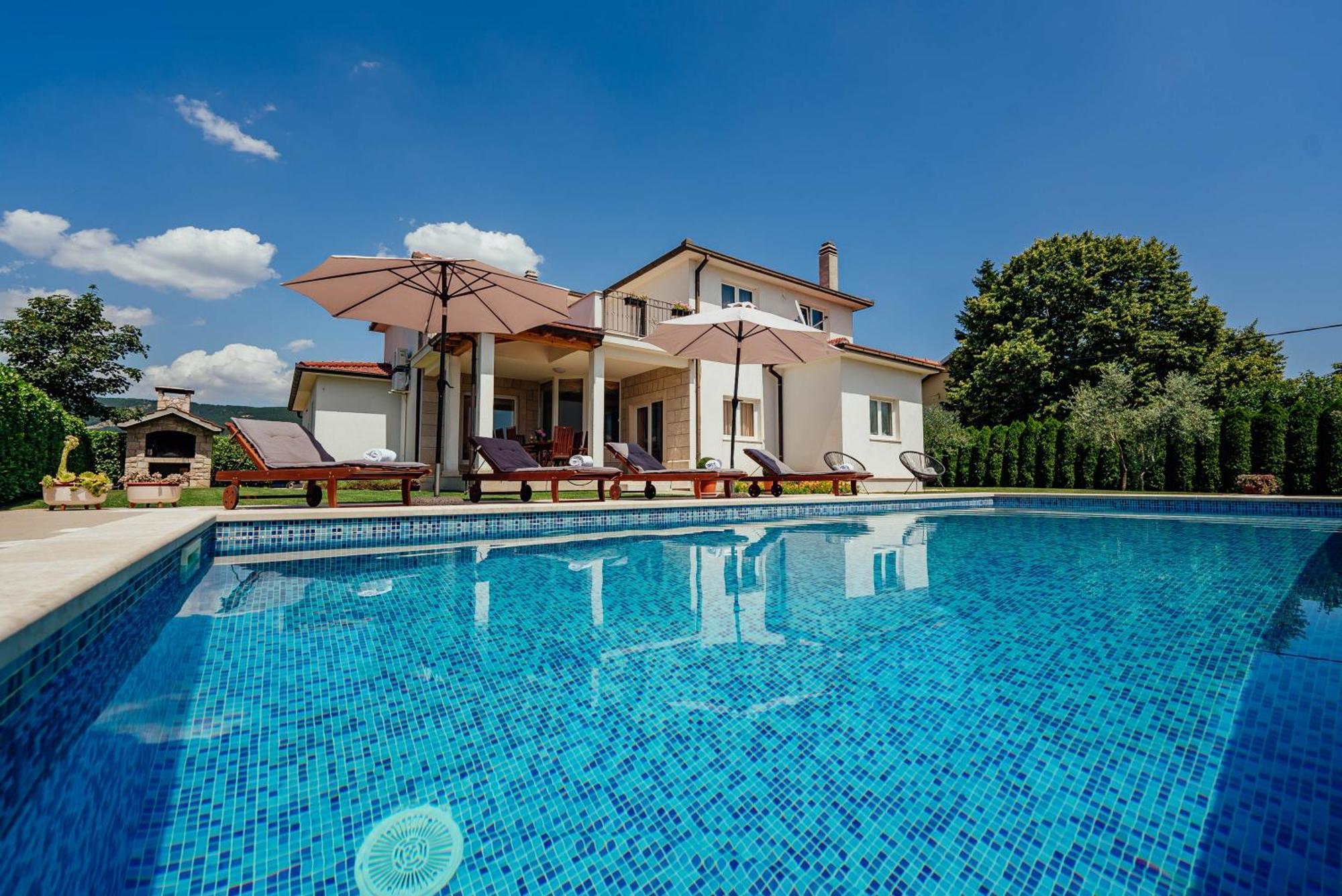 Villa Latica Donji Prolozac ภายนอก รูปภาพ