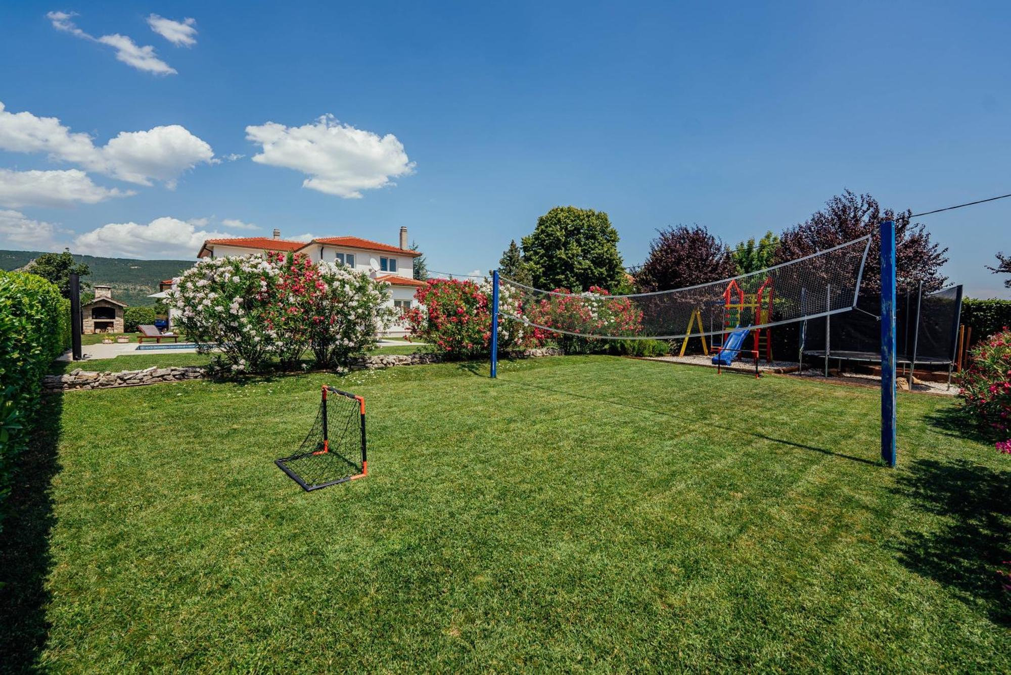 Villa Latica Donji Prolozac ภายนอก รูปภาพ